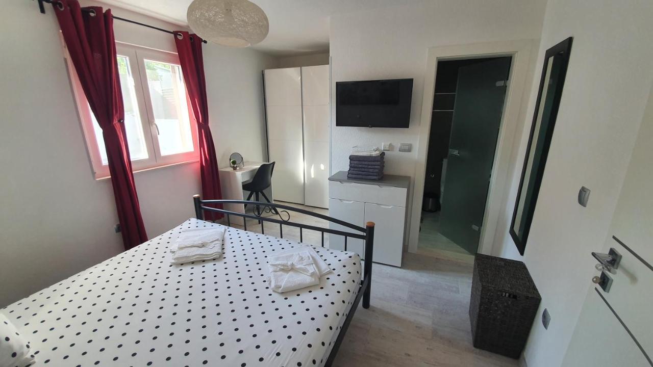 Villa Fides With Private Pool, Garden And Sea View Kastel Novi Екстер'єр фото