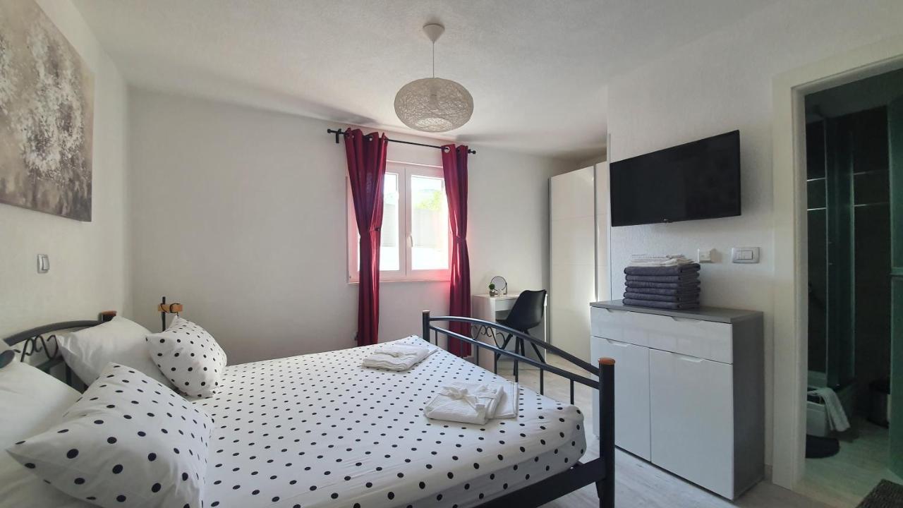 Villa Fides With Private Pool, Garden And Sea View Kastel Novi Екстер'єр фото