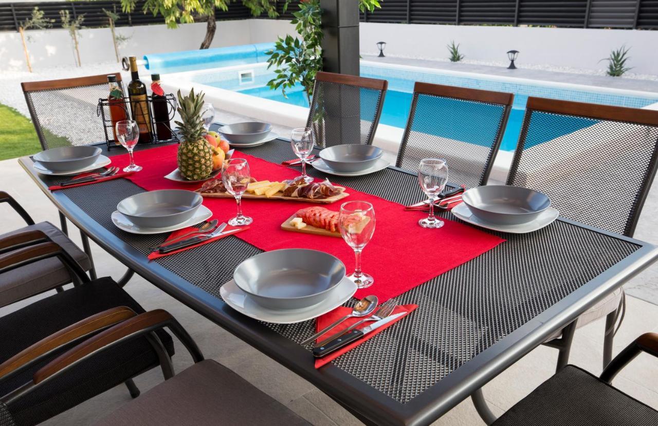 Villa Fides With Private Pool, Garden And Sea View Kastel Novi Екстер'єр фото